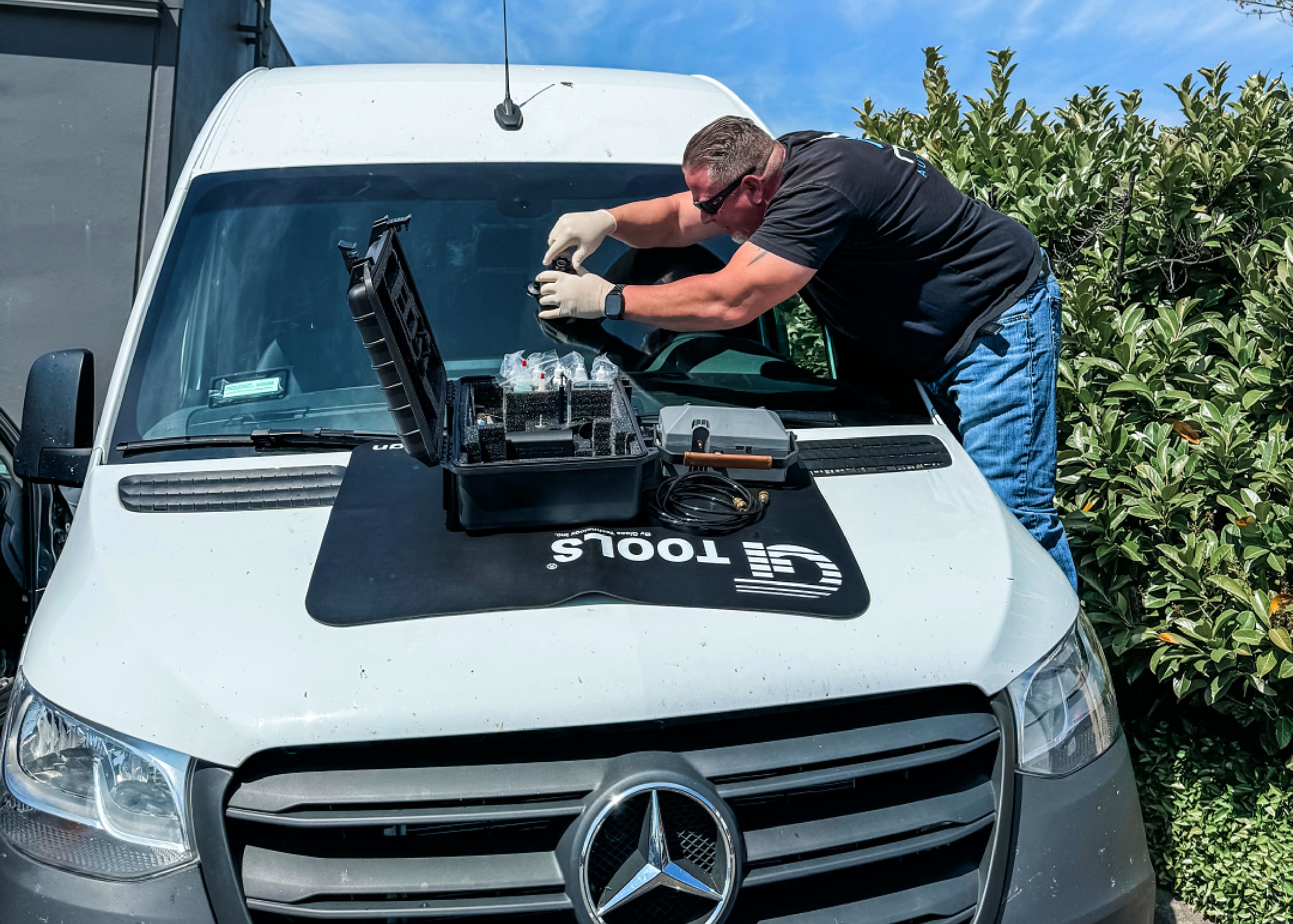 technicial performing a mobile chip repair in rocklin ca